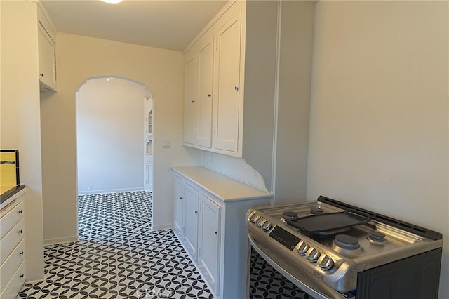 550 N 1st Ave, Upland, CA 91786 - washroom with arched walkways and baseboards