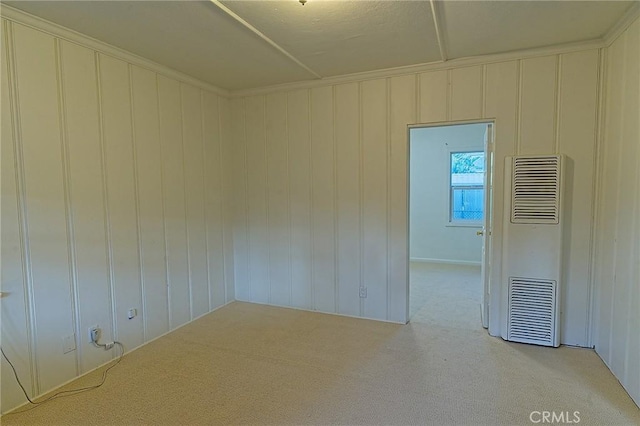 550 N 1st Ave, Upland, CA 91786 - unfurnished room featuring a heating unit and carpet floors