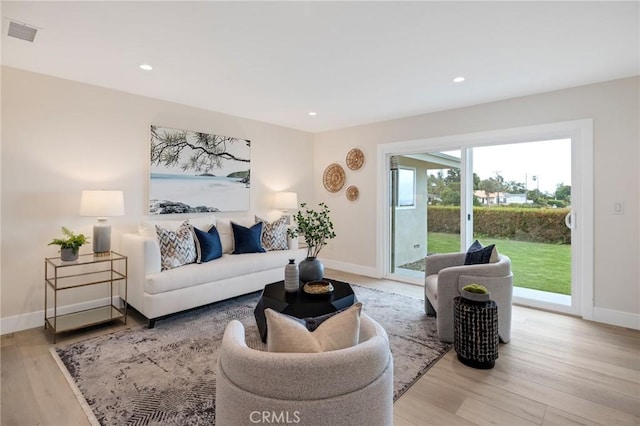 2817 San Ramon Dr, Rancho Palos Verdes, CA 90275 - living area featuring light wood-style flooring, baseboards, and recessed lighting