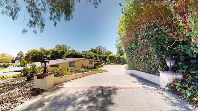 12 Pinto Ln, Rolling Hills Estates, CA 90274 - surrounding community