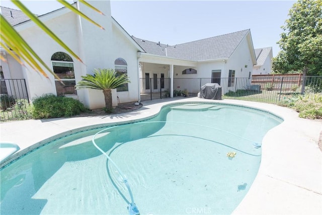 337 W Trenton Ave, Clovis, CA 93619 - view of swimming pool featuring a patio area