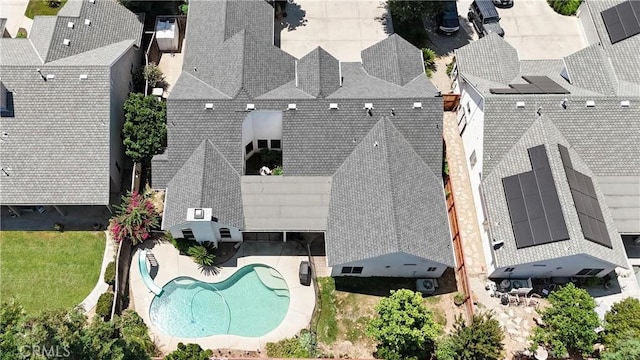 337 W Trenton Ave, Clovis, CA 93619 - aerial view of property and surrounding area with a pool area