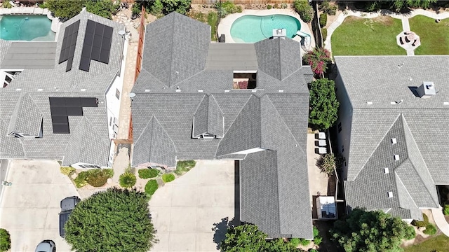 337 W Trenton Ave, Clovis, CA 93619 - aerial view of a pool area