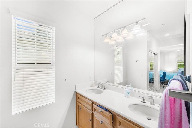 32 Perennial, Irvine, CA 92603 - ensuite bathroom with double vanity