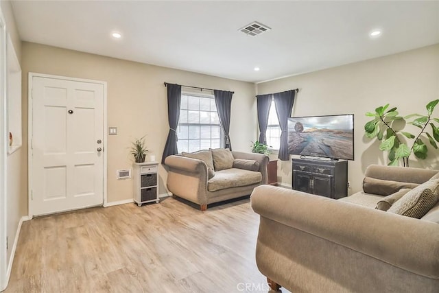2025 N Buena Vista St, Burbank, CA 91504 - living area featuring light wood-style flooring, baseboards, and recessed lighting