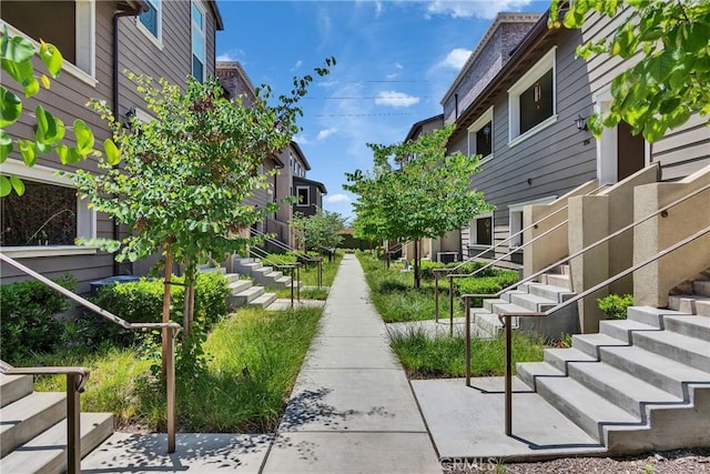 962 Newberry Ln, Claremont, CA 91711 - surrounding community with stairway