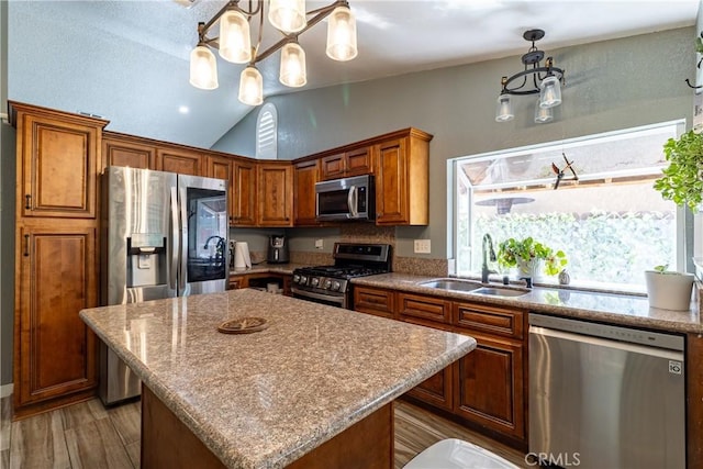 14526 Hillcrest Dr, Fontana, CA 92337 - photo 8