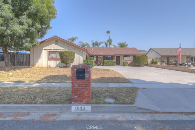 1043 Meadowview Ct, Corona, CA 92878 - ranch-style home featuring driveway