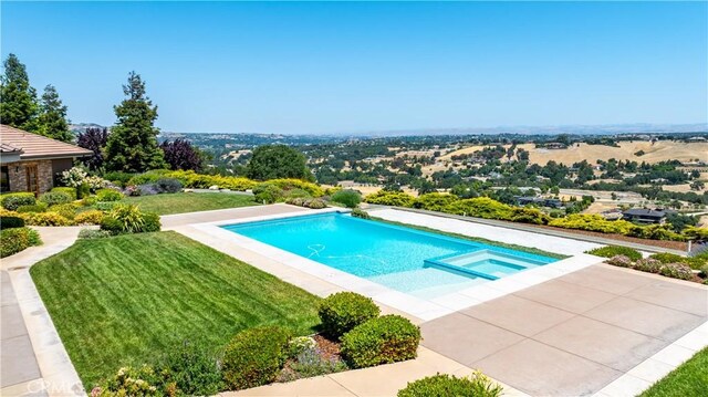 2340 Battering Rock Rd, Templeton, CA 93465 - view of pool with a yard and a pool with connected hot tub