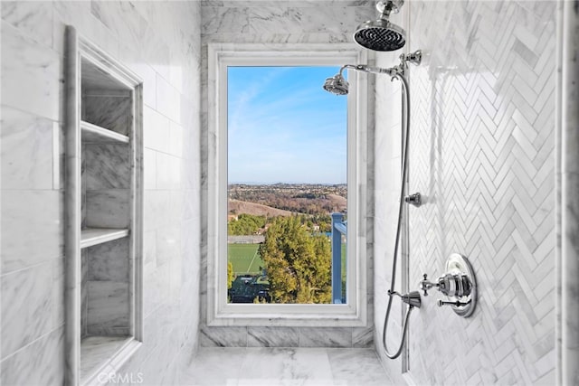 24 Lyon Rdg, Aliso Viejo, CA 92656 - detailed view of a tile shower
