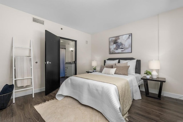 425 W Beech St Unit 227, San Diego, CA 92101 - bedroom with wood finished floors and baseboards