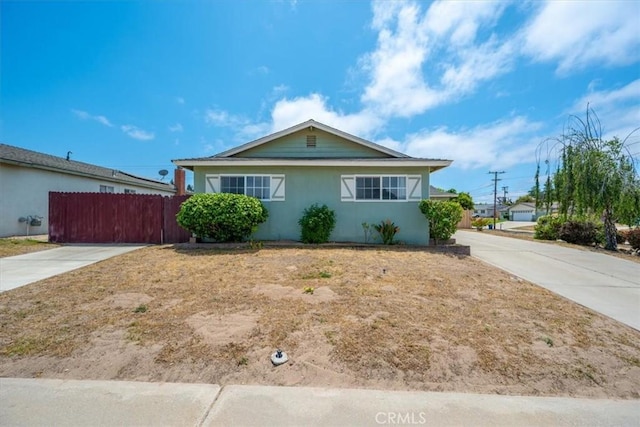 4038 Dartmouth Ln, Santa Maria, CA 93455 - view of front of home featuring stucco siding