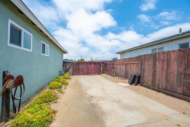 4038 Dartmouth Ln, Santa Maria, CA 93455 - view of patio