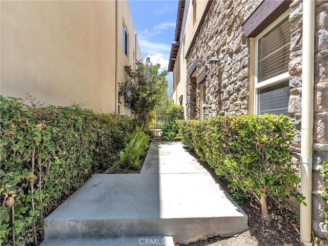 5637 Como Cir, Woodland Hills, CA 91367 - view of property's community