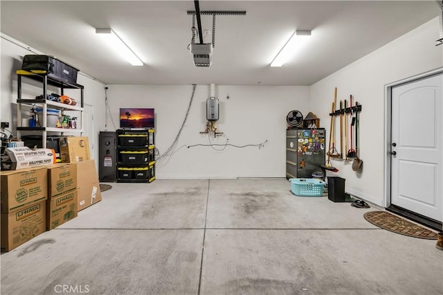 7988 Borrego Ct, Yucca Valley, CA 92284 - garage with water heater