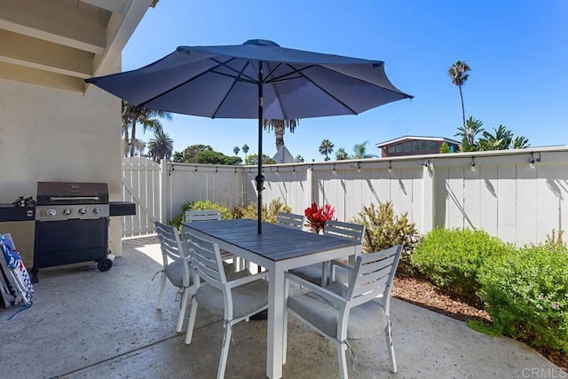 181719 Coast Blvd, Del Mar, CA 92014 - fenced backyard with a patio area, outdoor dining space, and grilling area