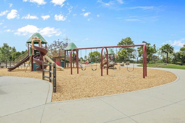 2413 Paseo, Los Gatos, Chula Vista, CA 91914 - view of communal playground