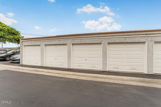5206 Longfellow Way, Oxnard, CA 93033 - view of garage