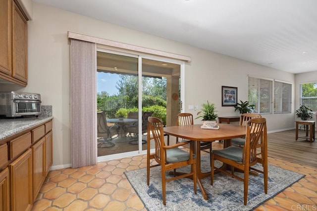 31135 Gleneagles Dr, Temecula, CA 92591 - dining room featuring baseboards