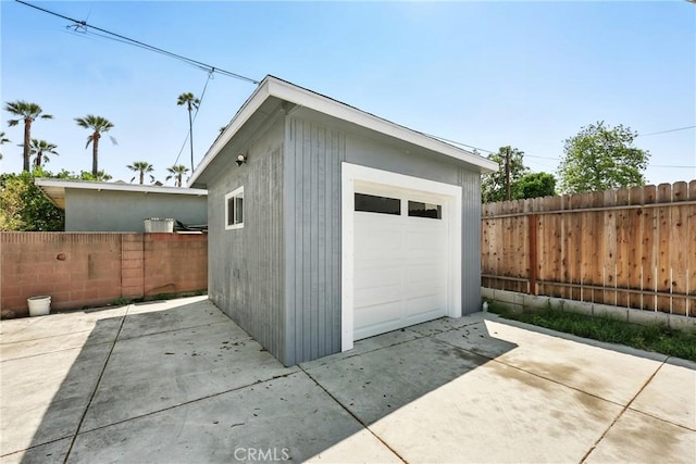 1600 E 33rd St, Los Angeles, CA 90011 - view of detached garage