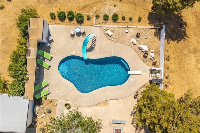 9124 Joshua Ln, Yucca Valley, CA 92284 - bird's eye view of a pool area