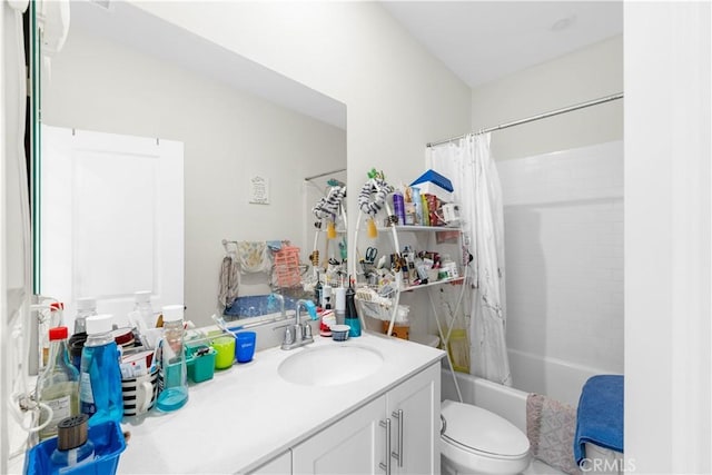 1570 Topia Ave, Placentia, Placentia, CA 92870 - bathroom featuring vanity, toilet, and shower / bathtub combination with curtain