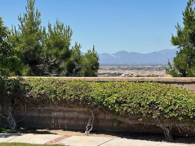 20159 Majestic Dr, Apple Valley, CA 92308 - view of mountain background