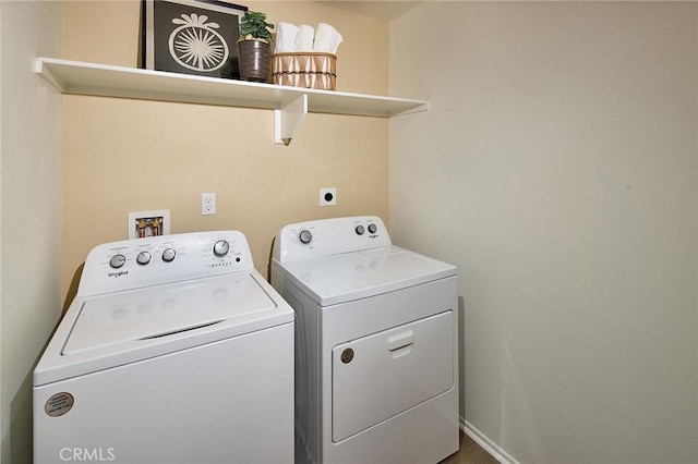 8504 Peachwillow Ct, Jurupa Valley, CA 92509 - laundry room featuring washing machine and clothes dryer