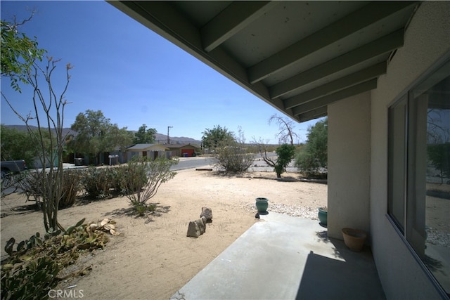 61740 Oleander Dr, Joshua Tree, CA 92252 - view of yard with a patio