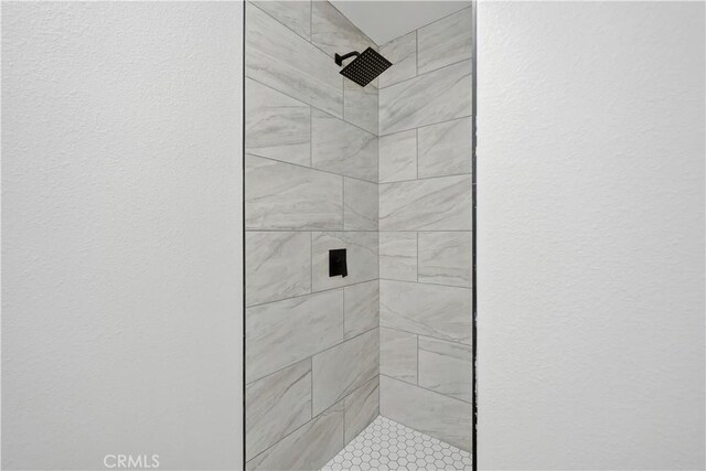 44242 Benald St, Lancaster, CA 93535 - bathroom featuring a tile shower