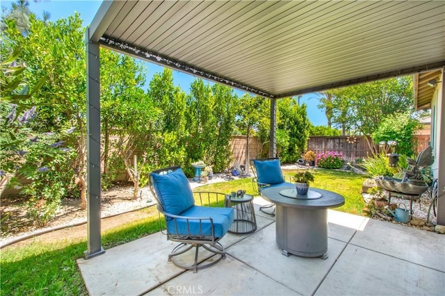 543 Garden Ave, Pomona, CA 91767 - fenced backyard with a patio area