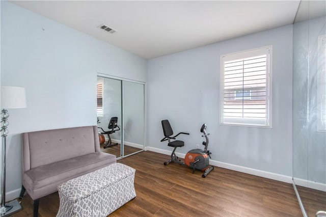 543 Garden Ave, Pomona, CA 91767 - sitting room with wood finished floors and baseboards