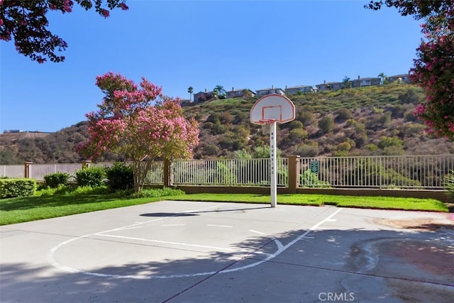 2400 San Gabriel Way Unit 205, Corona, CA 92882 - view of sport court featuring community basketball court