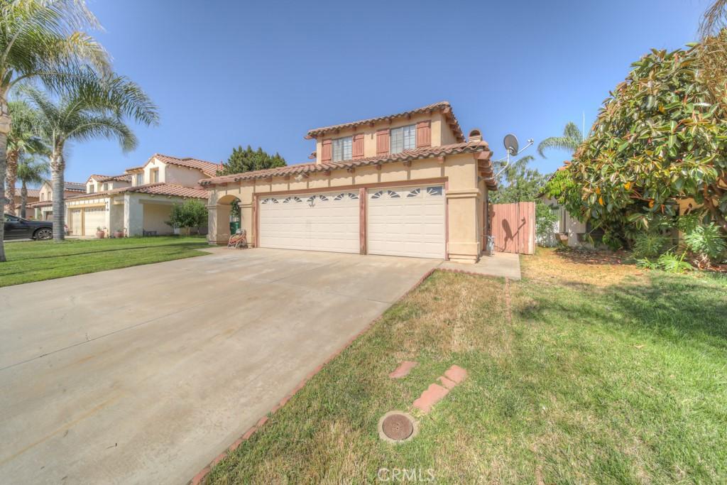 15576 Carmel Verde Ln, Moreno Valley, CA 92551 - photo 1