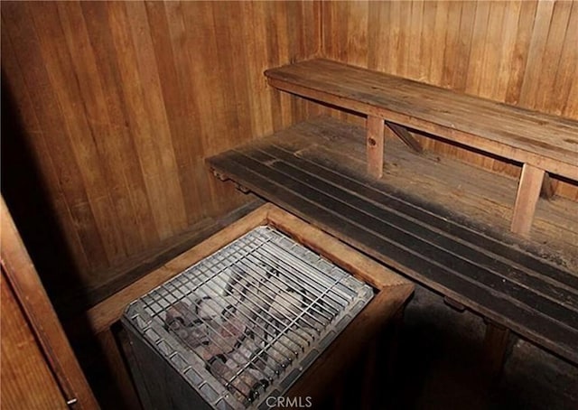 5500 Owensmouth Ave Unit 218, Woodland Hills, CA 91367 - sauna / steam room with wood walls