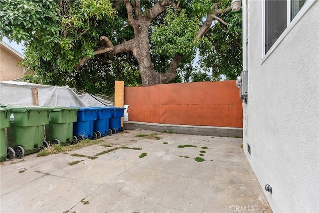 1209 W 40th Pl, Los Angeles, CA 90037 - view of patio / terrace