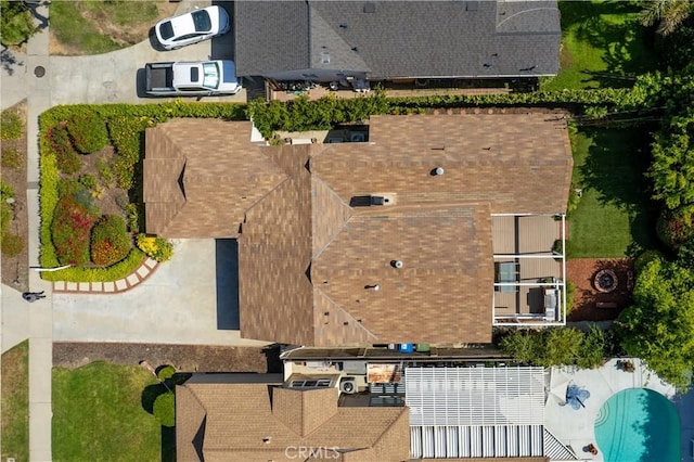 5427 Noble Ave, Sherman Oaks, CA 91411 - bird's eye view of a pool area
