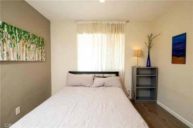 5427 Noble Ave, Sherman Oaks, CA 91411 - bedroom with wood finished floors and baseboards