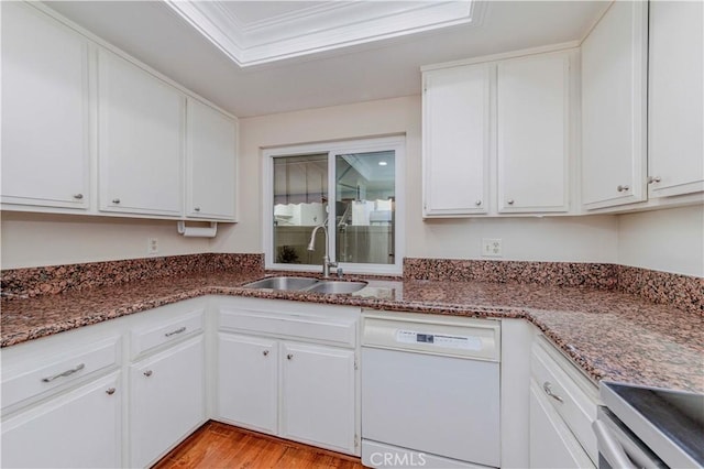 13602 La Jolla Cir Unit 16-C, La Mirada, CA 90638 - kitchen with dishwasher, a sink, white cabinetry, and crown molding