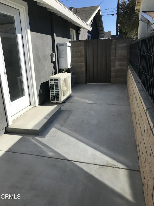 1350 Elder St, Oxnard, CA 93036 - view of patio featuring a gate