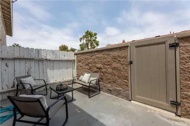 19847 Coventry Ln, Huntington Beach, CA 92646 - view of patio
