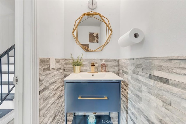 534 E Hazel St Unit 5, Inglewood, CA 90302 - bathroom with tile walls, vanity, and a wainscoted wall