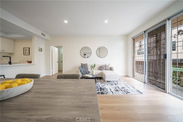 104 S Hayworth Ave Unit 204, Los Angeles, CA 90048 - photo 2