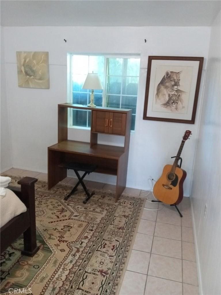 53612 Main St, San Lucas, CA 93954 - office space with light tile patterned floors and baseboards