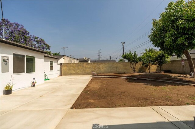 5402 N Fairvalley Ave, Covina, CA 91722 - fenced backyard featuring a patio