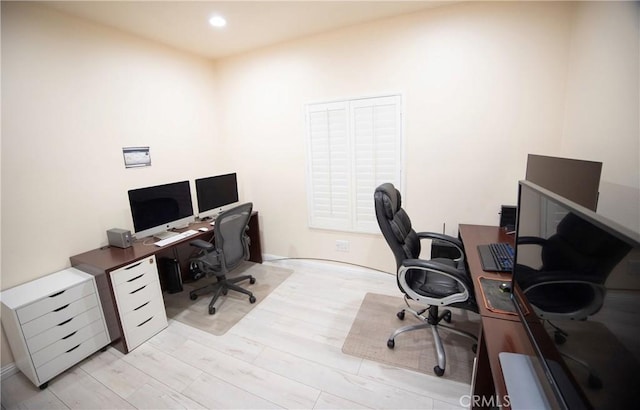 136541/2 Dronfield Ave, Sylmar, CA 91342 - office featuring recessed lighting