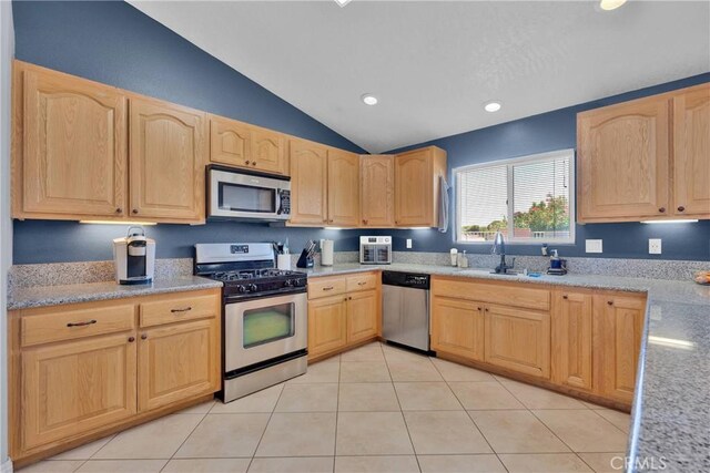 14665 Echo Ln, Helendale, CA 92342 - photo 19