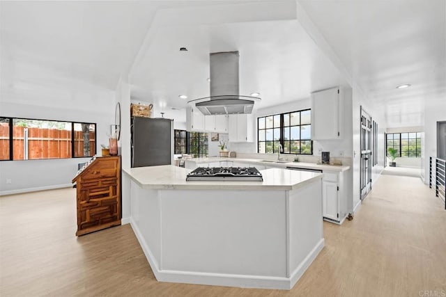 10532 Madrid Way, Spring Valley, CA 91977 - photo 2