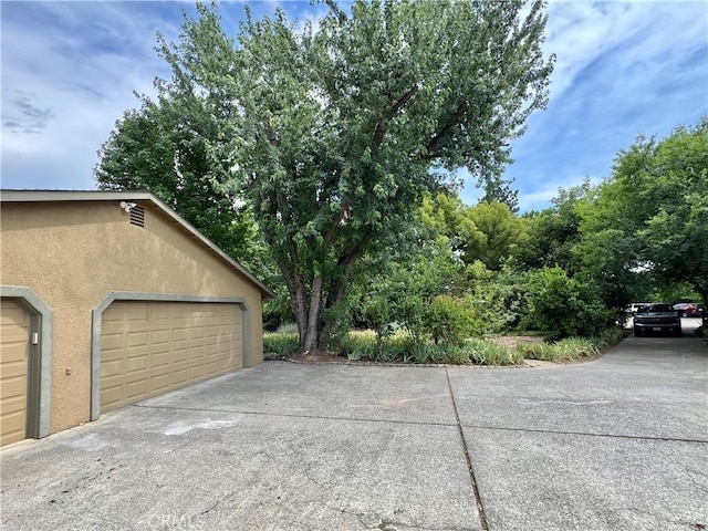 8 Geneva Ln, Chico, CA 95926 - view of garage