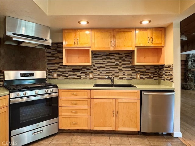 8 Geneva Ln, Chico, CA 95926 - kitchen with appliances with stainless steel finishes, a sink, light countertops, tasteful backsplash, and recessed lighting